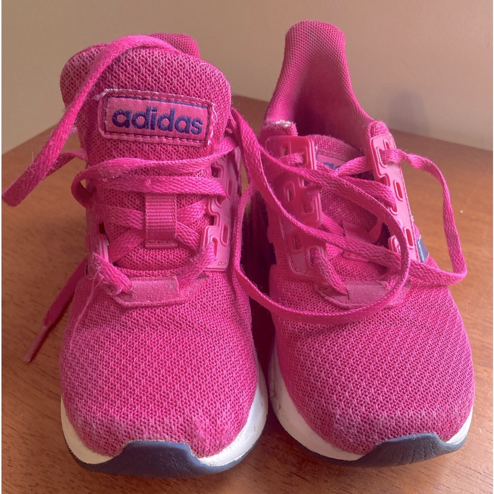 Adidas pink tennis shoe